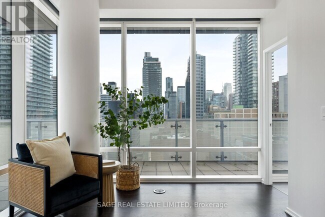 Photo - 1 Bloor St E Unit 510