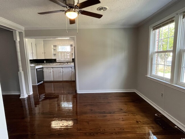 Photo - 1309 Saville St