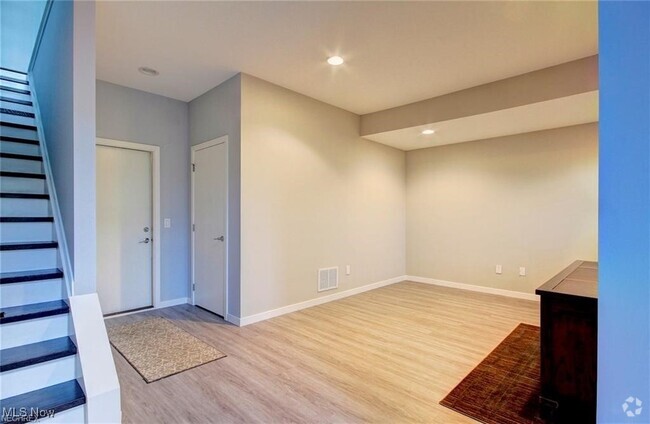 Building Photo - 18875 Riversouth Terrace Unit 32 Rental
