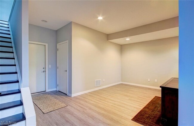 Photo - 18875 Riversouth Terrace Unidad 32 Rental