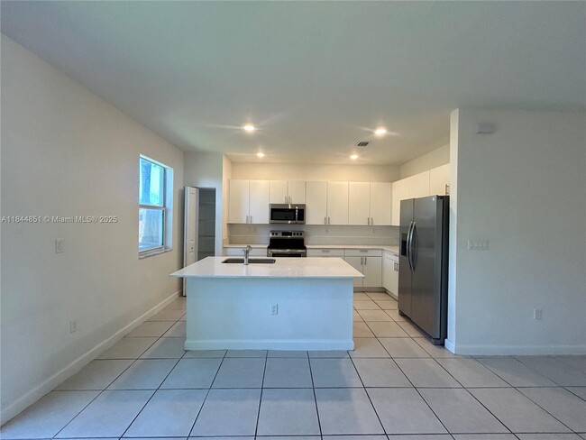 Photo - 2617 SE 10th St