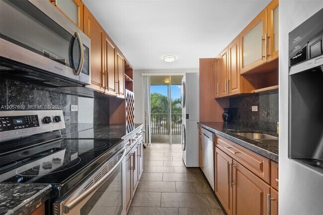 Photo - 1690 NE 191st St Unit 302-1
