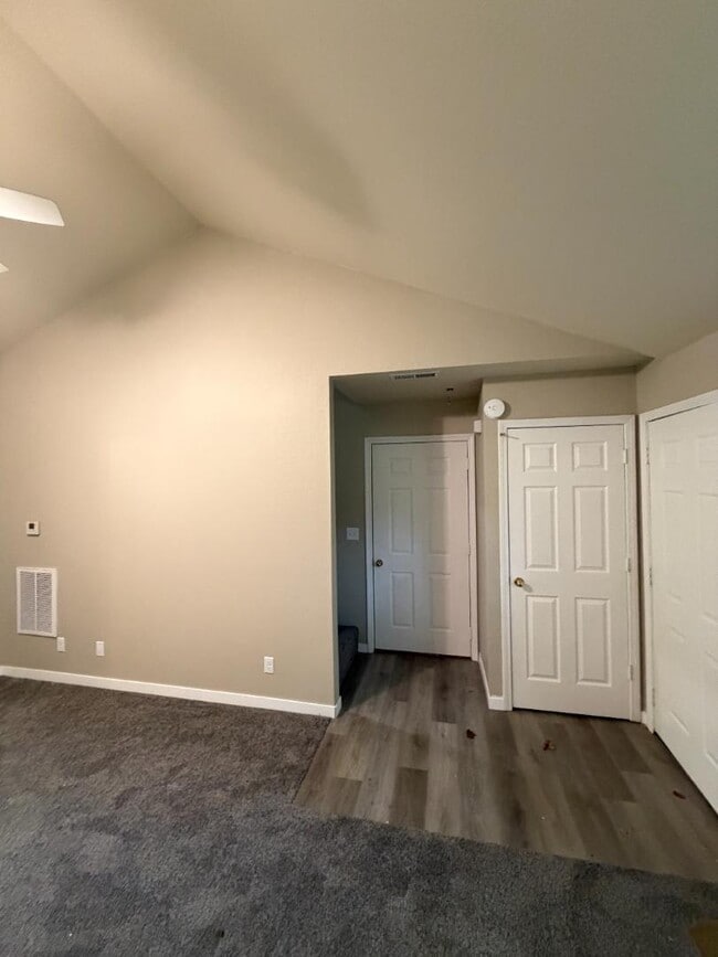 409 Hutton Ln