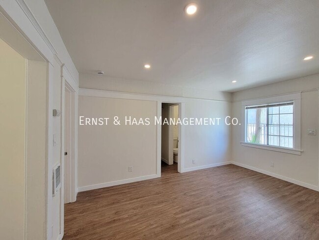 Photo - 154 E Eagle St Unidad 02