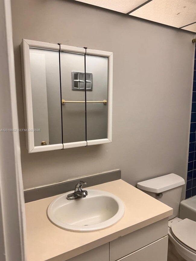 Photo - 632 NW 13th St Unidad 0380