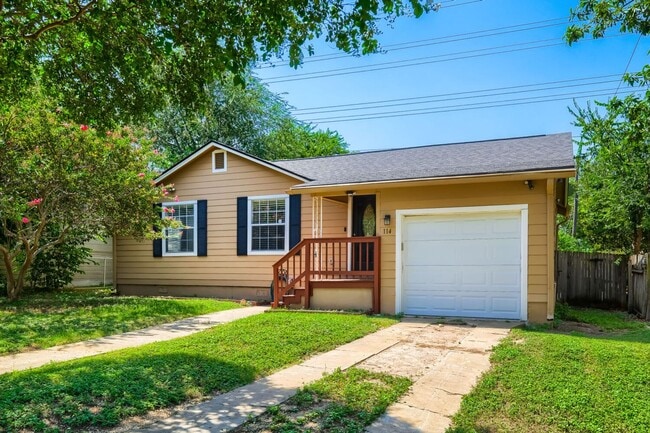 Building Photo - Alamo Heights home available now!