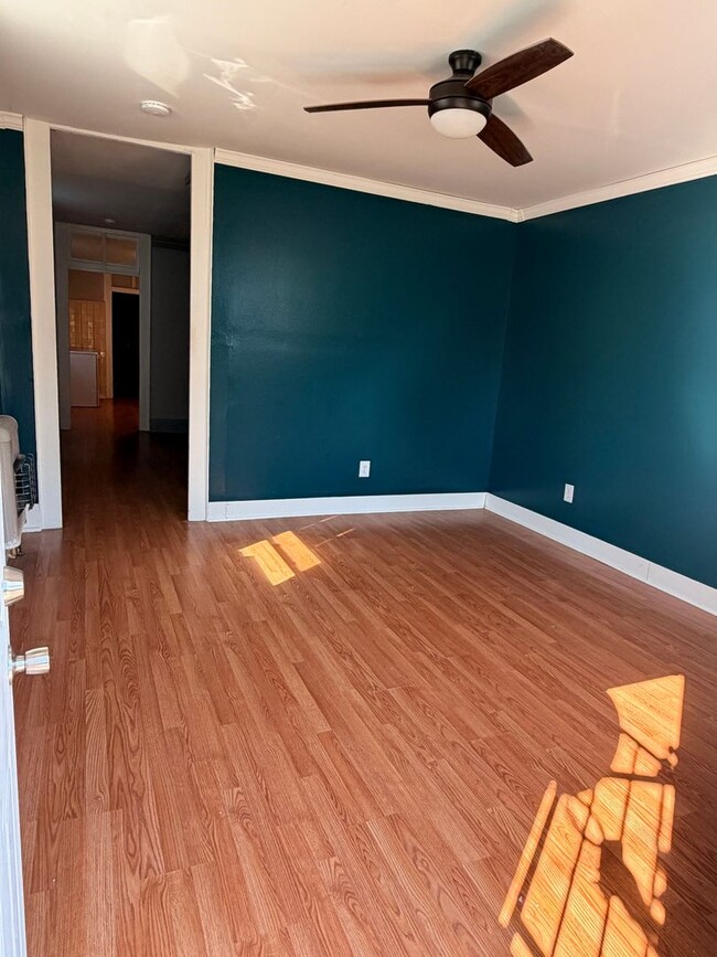 Building Photo - 2831-2831 Orleans Ave Unit 2831