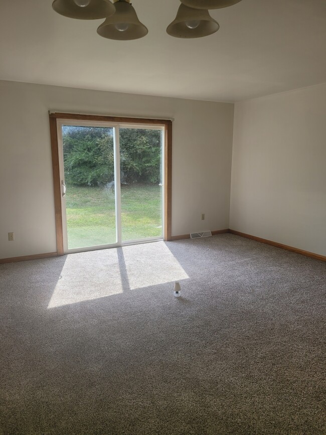 Building Photo - 93 S 7th Ave Rental