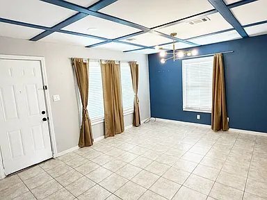 1814 W La Rua St