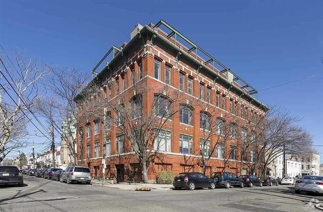 Building Photo - 120 Sherman Ave Unit 2F Rental