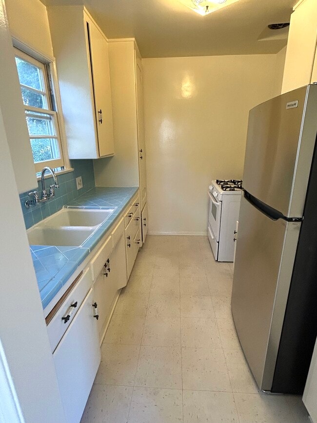 Photo - 10630 Holman Ave