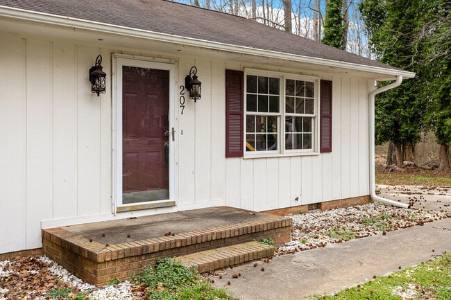 Photo - 207 S Hillcrest Dr