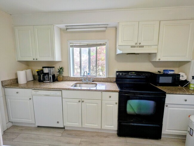 Photo - 182 Washington St Unit B1