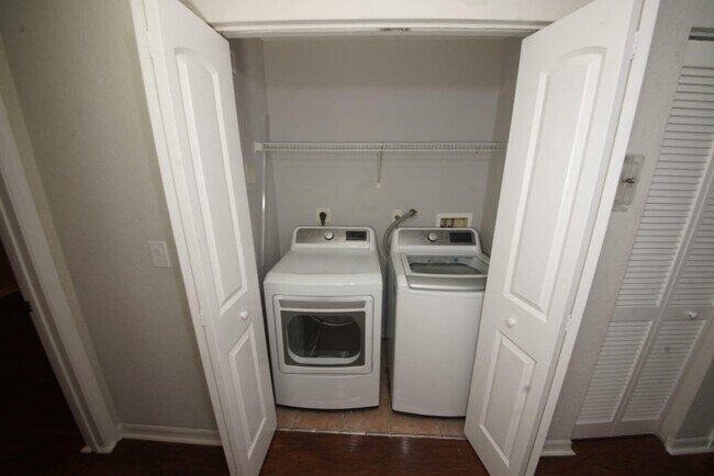 Photo - 5095 Rambler Rose Way