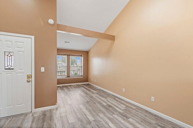 16934 E Whitaker Dr Unidad F