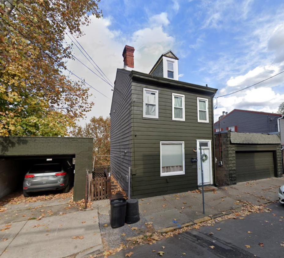 *Updated & Spacious 3BD/1.5BA Available in... - *Updated & Spacious 3BD/1.5BA Available in...