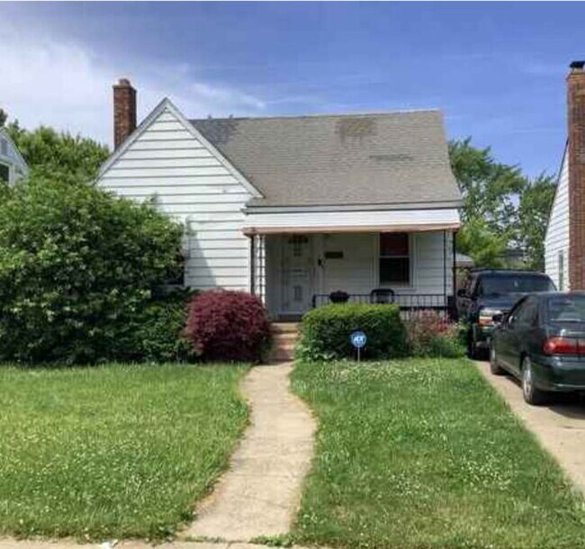 Building Photo - 15675 Lappin St Rental