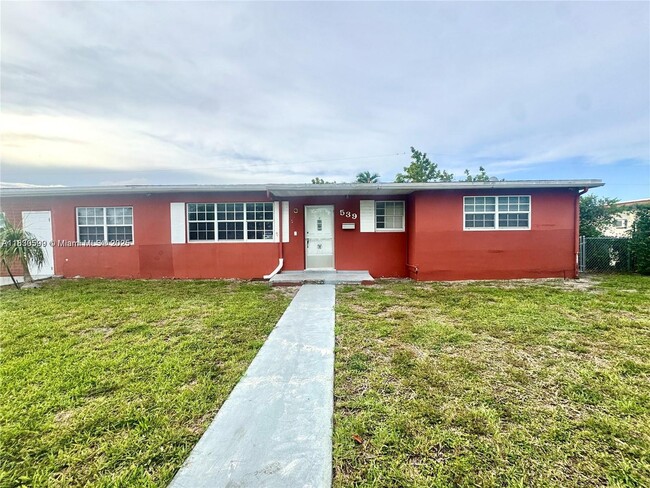 Photo - 539 W 40th Pl House