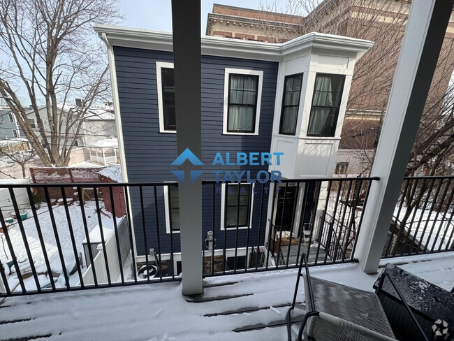 Building Photo - 48 Woodward St Rental