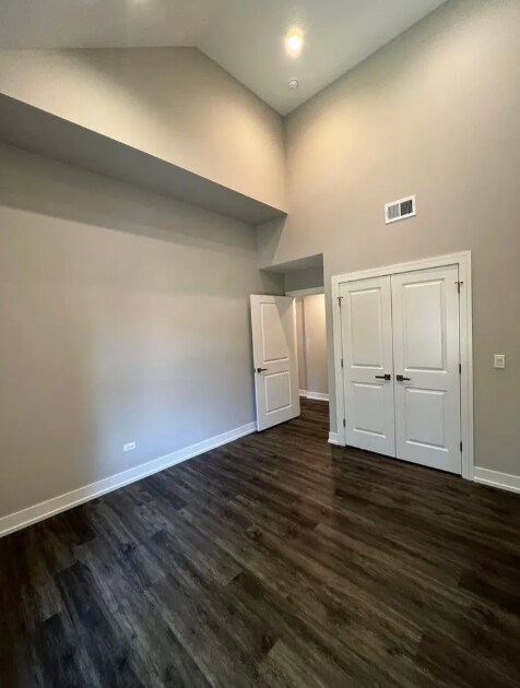 4851 N Claremont Ave Unit 205