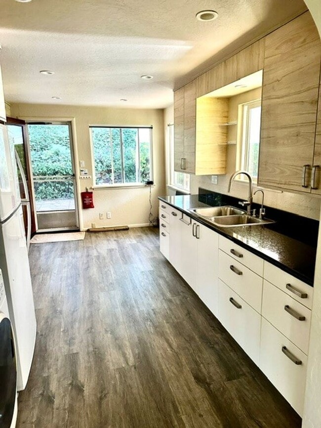 Photo - 2 Bedroom/1 Bathroom Home, Peaceful Country Setting on Shared Property