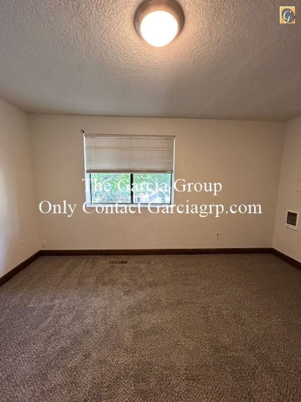 Photo - 24 NE 143rd Ave