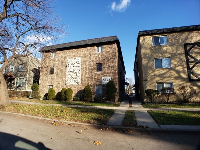 Building Photo - 1124 Dunlop Ave Unit 2D Rental