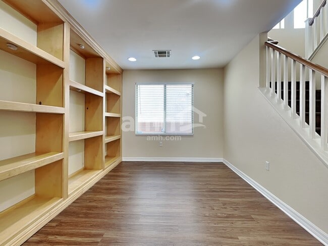 Photo - 136 Palatial Pines Ave