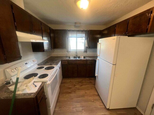 Photo - 618 Berkshire St