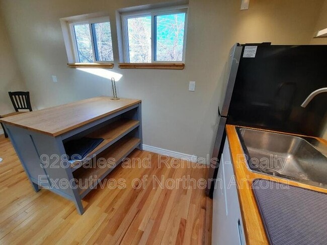 Photo - 2304 N Talkington Dr