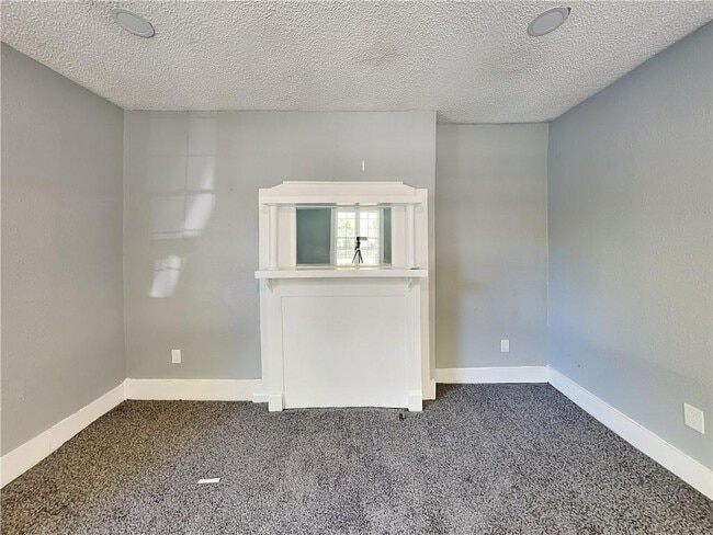 Photo - 735 Dill Ave SW