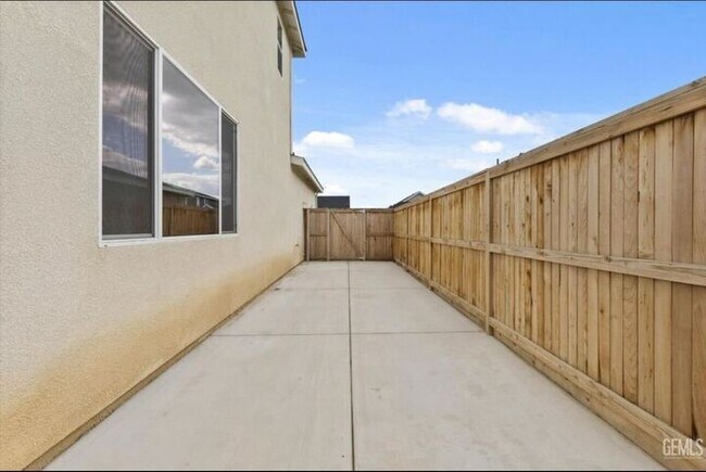 Photo - 9712 Maple Ter Ln