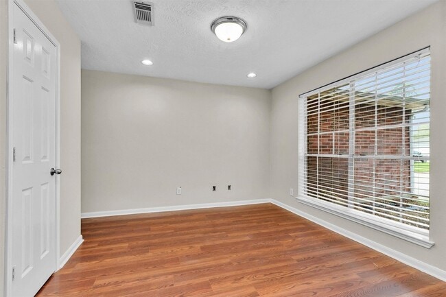 Photo - 2726 Fox View Cir