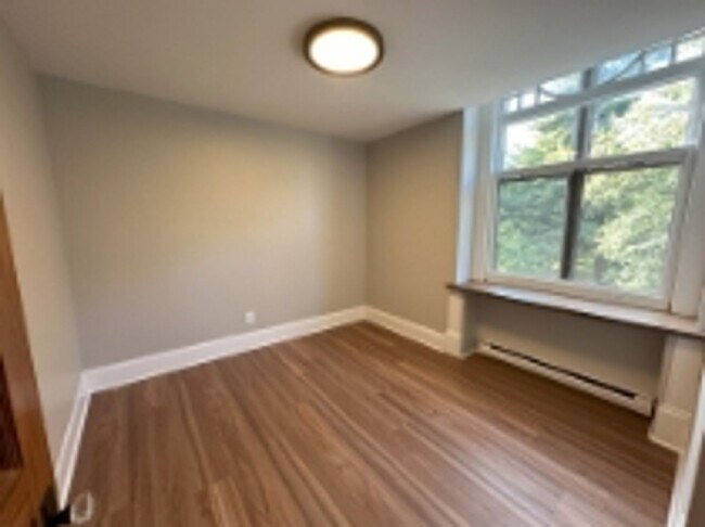 Photo - 479 State St Unit 3