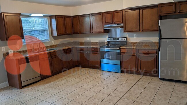 Photo - 4 Bedroom 1 Bathroom! Pet Friendly!