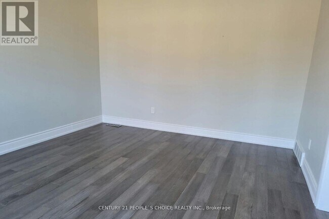 Photo - 1482 Fisher Ave