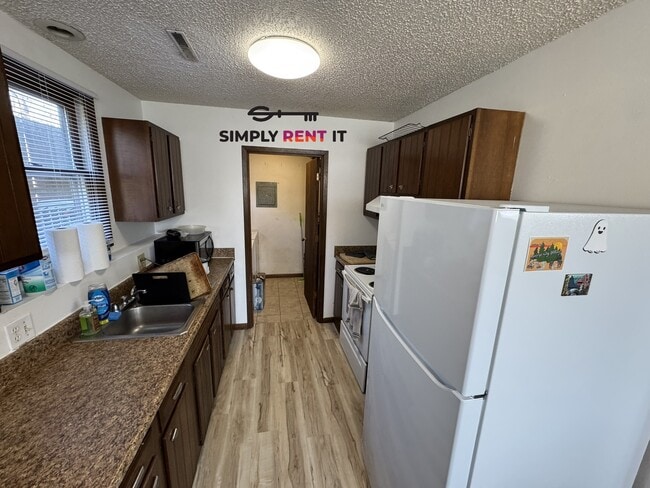 Photo - Downtown 2 Bedroom near Bandshell Park Unit 101