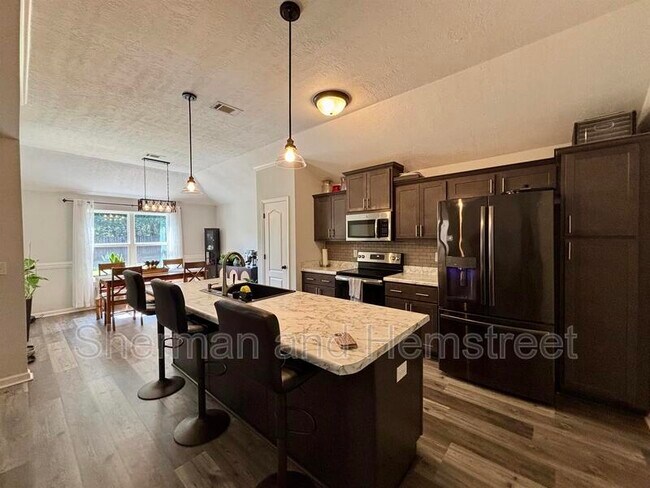 3284 Alexandria Dr