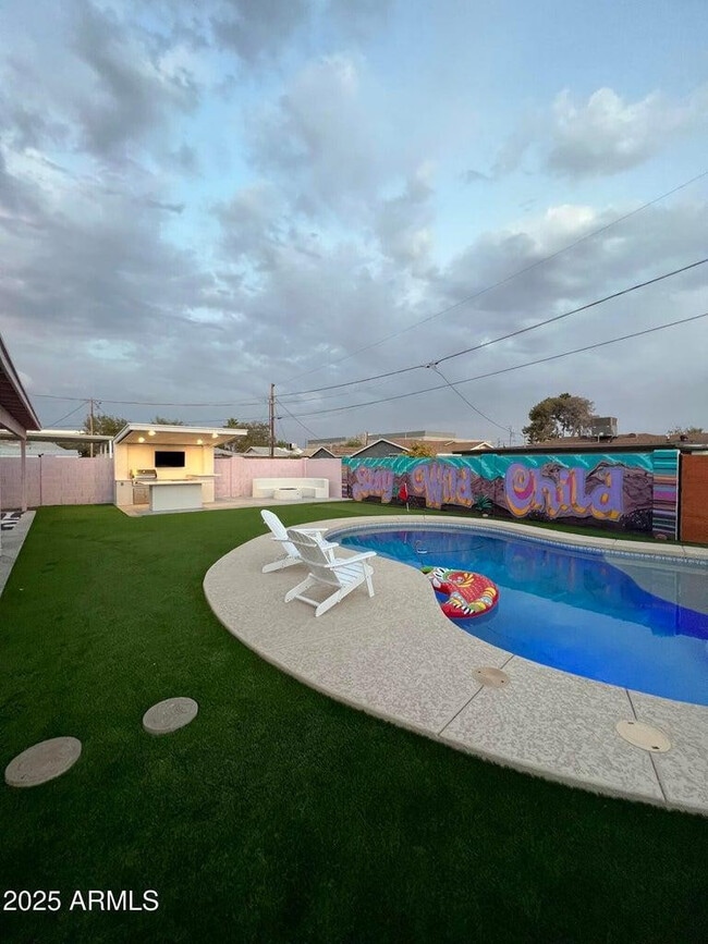 Photo - 4711 E Fillmore St