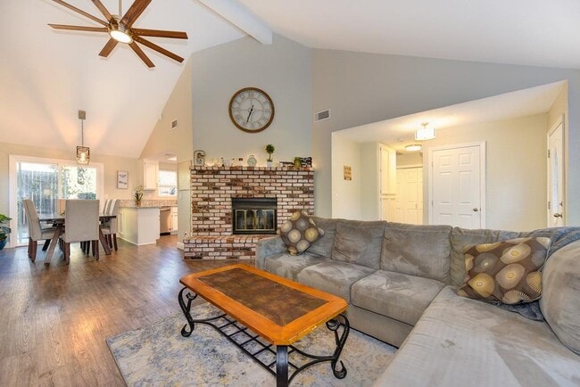 Photo - 8313 Crossoak Way