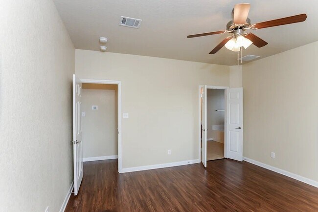 Photo - 8410 Western Way