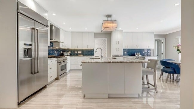 Photo - 831 Dover St Casa