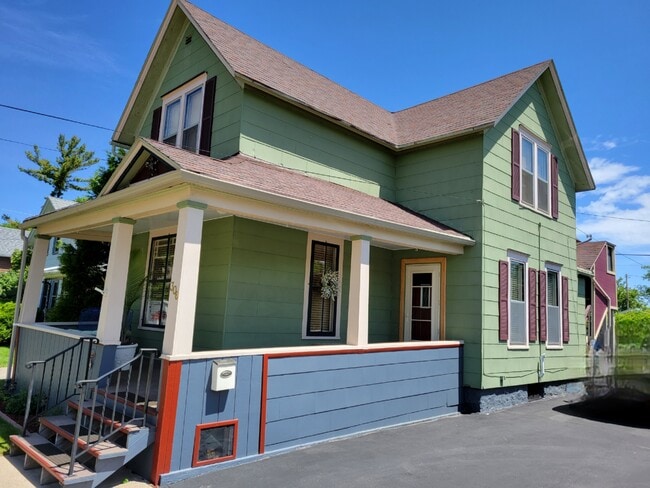 Building Photo - 306 N State St Unit 1