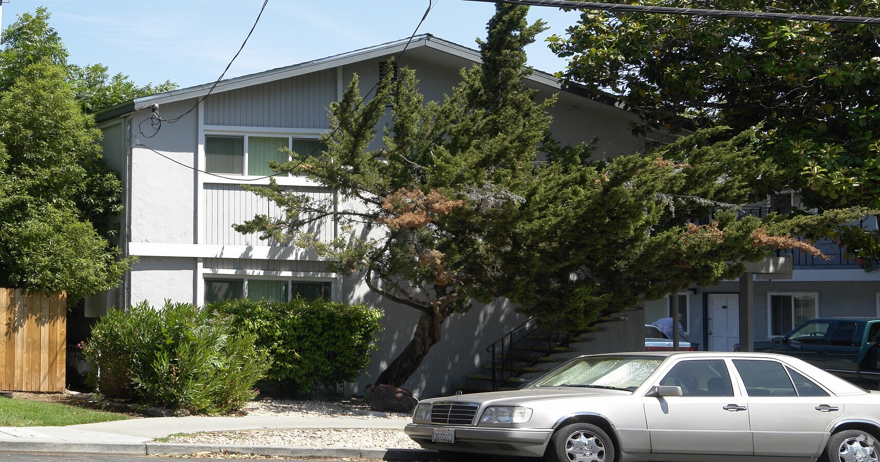 Photo - The Colonial