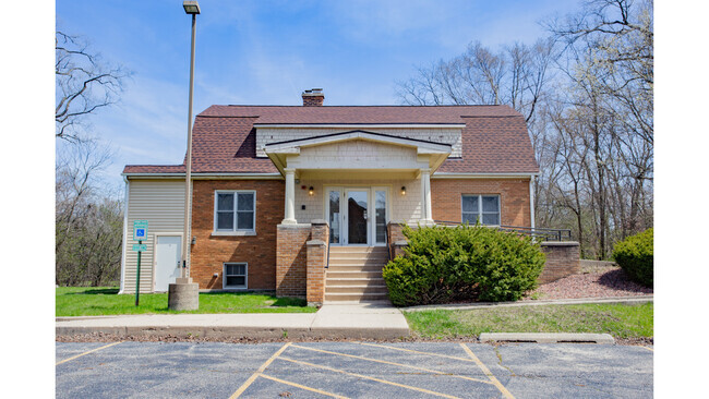 Building Photo - 1305 Oswego Rd Rental