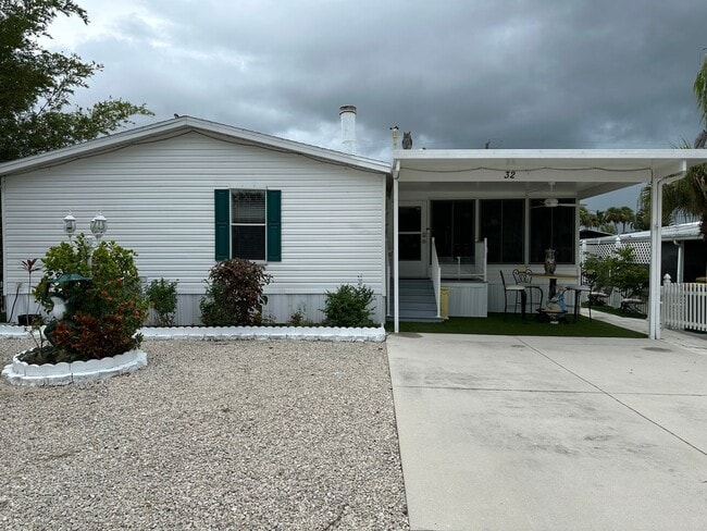 Building Photo - Spacious Naples Retreat – 3BR Single-Famil... Rental