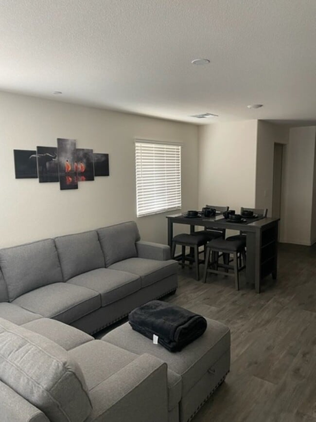 Photo - 7005 Magenta Moon St