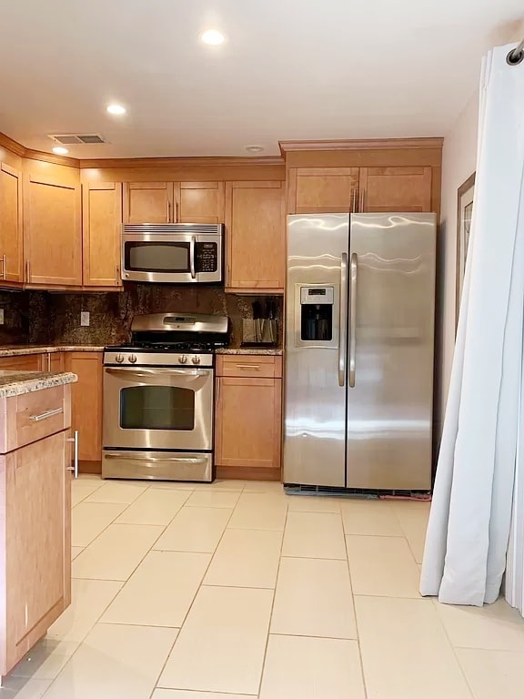 Kitchen - 295 W Wyoming Ave Unit 1A