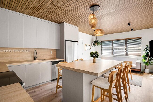 Building Photo - 1275 Marseille Dr Unit 42