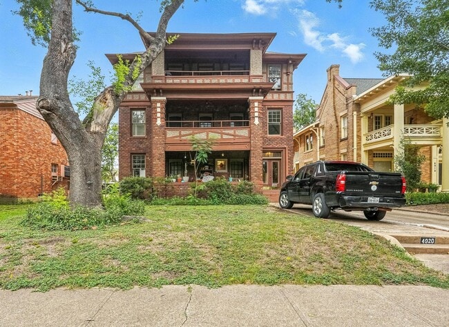 Photo - Beautiful 3-Bedroom Triplex in the Munger ...